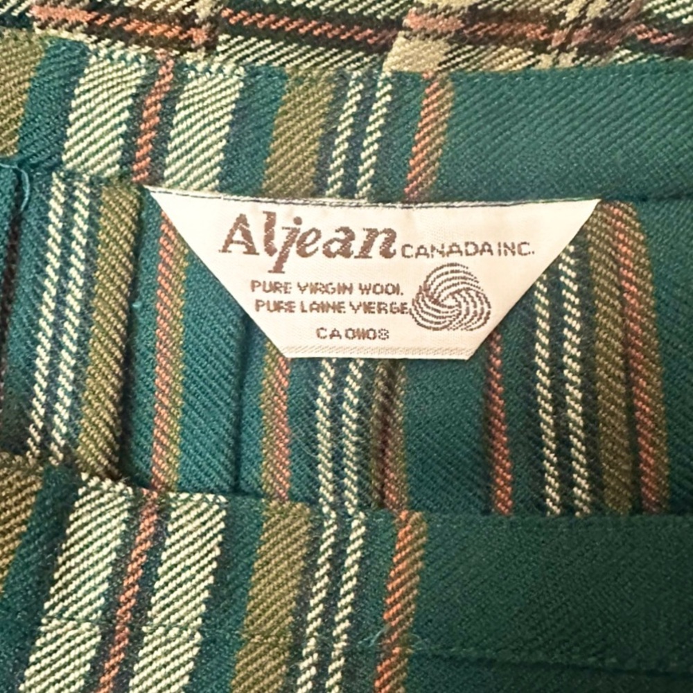 Vintage ALJEAN Canada 100% Green Plaid Wool Pleated Academia Wrap Skirt ~ Size M - Picture 3 of 10